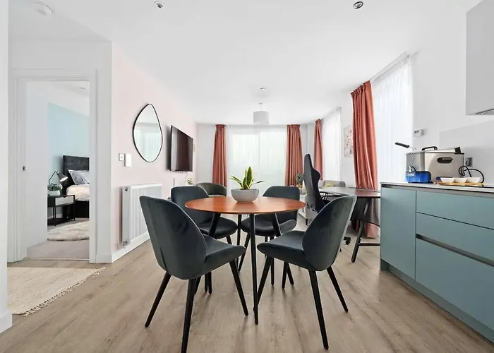Central Luxurious Two Bedroom