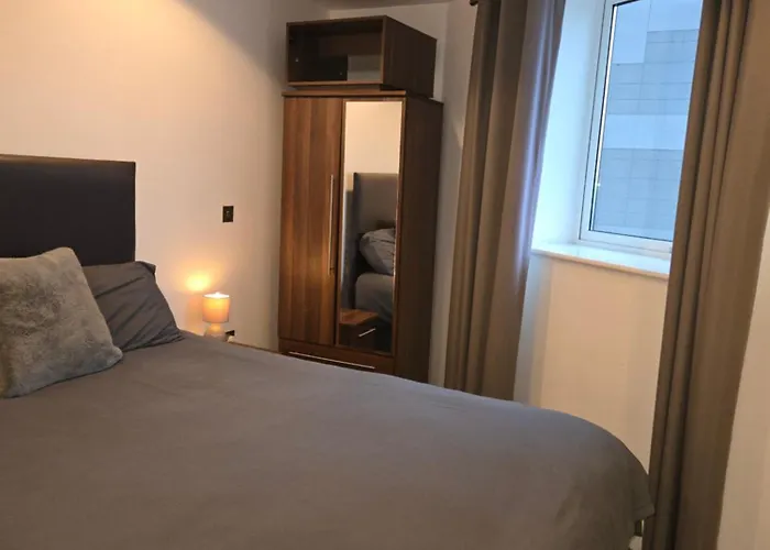 Lovely One Private Bedroom In Shared 2 Bedroom Apartment