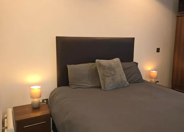 Lovely One Private Bedroom In Shared 2 Bedroom Apartment